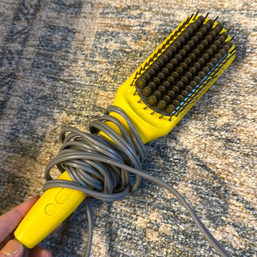 Drybar The Brush Crush good EUC